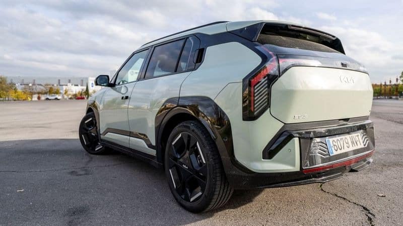 BYD Atto 3 Evo vs Kia EV3: Η μεγάλη «κόντρα» στα ηλεκτρικά SUV