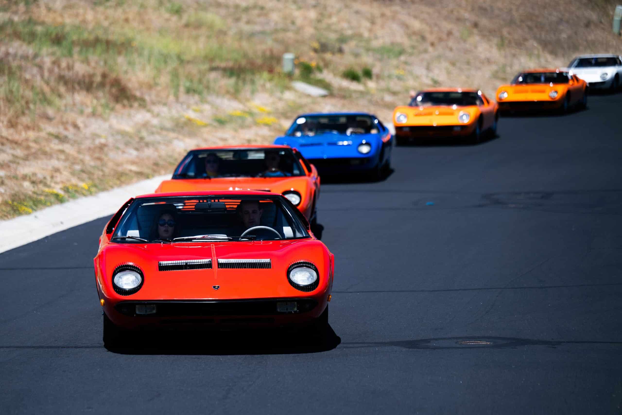 Lamborghini: Ιστορικό ρεκόρ με 43 Miura και το βλέμμα στο μέλλον