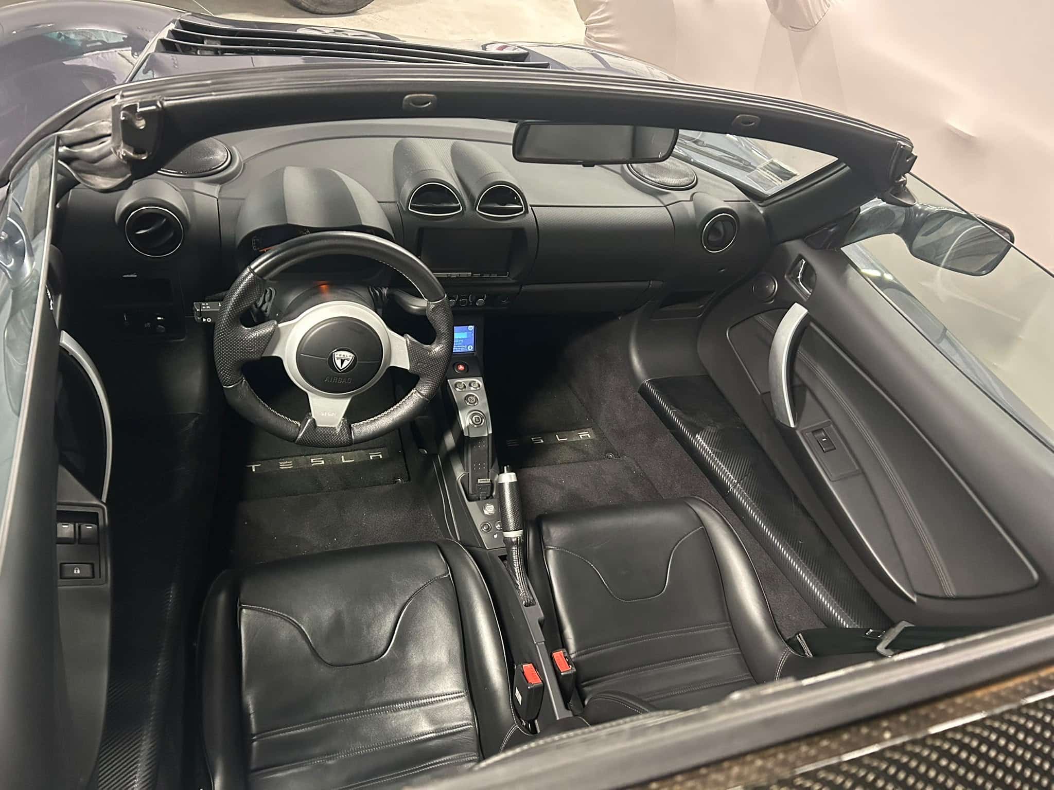 Tesla Roadster: Το ηλεκτρικό σπορ αυτοκίνητο που άλλαξε τα πάντα