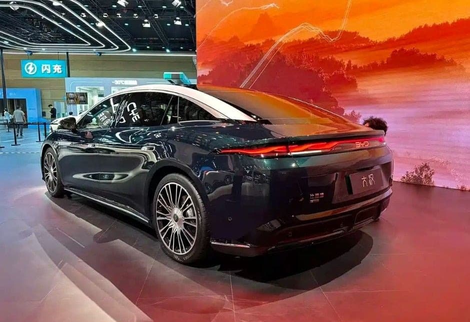 BYD Da Han: 1.008 χλμ. αυτονομία, 764 PS και τιμή κάτω από €32.000 στην Κίνα