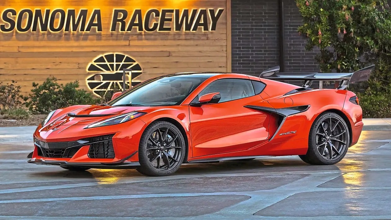 Corvette ZR1X: Κοστίζει πολύ λιγότερο από Ferrari και Lamborghini και τις κυνηγά στην πίστα