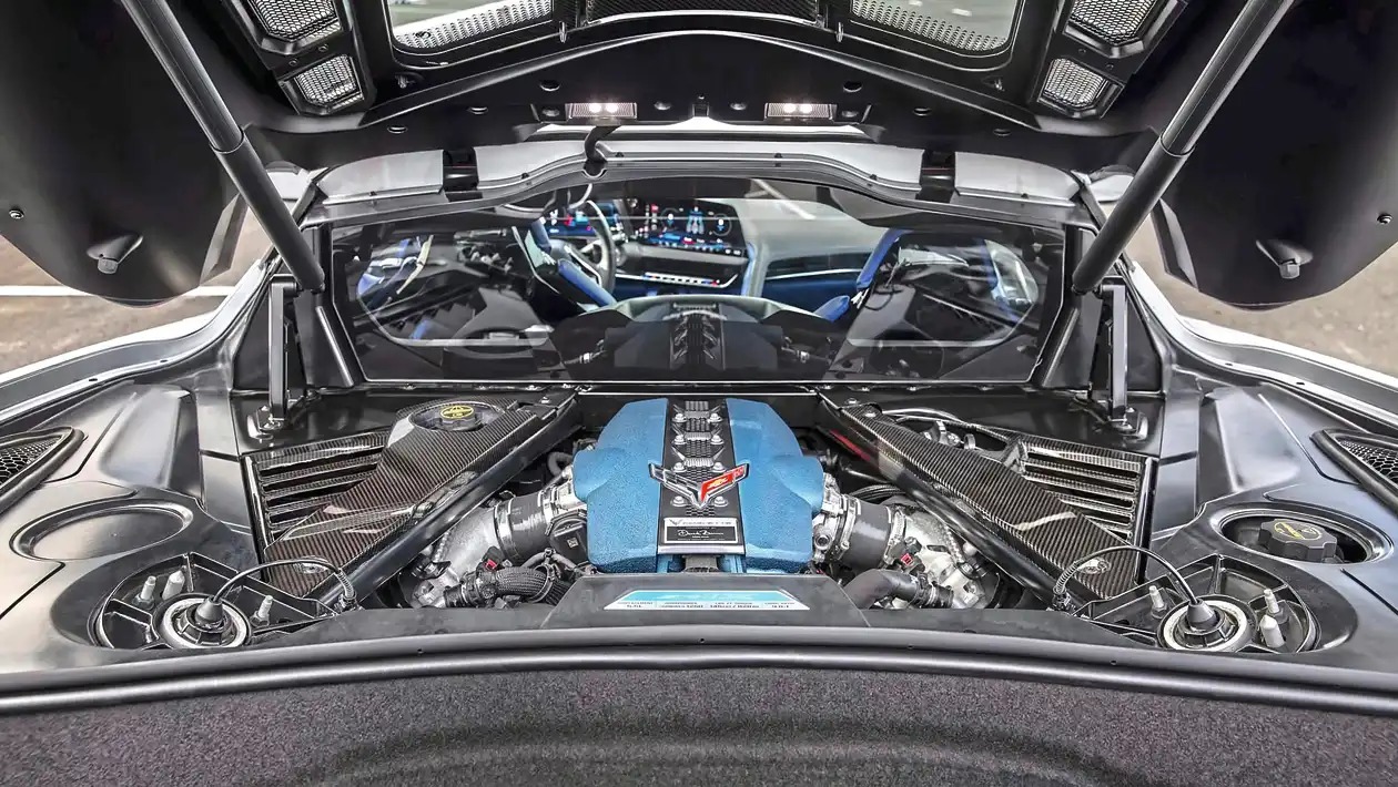 Corvette ZR1X: Κοστίζει πολύ λιγότερο από Ferrari και Lamborghini και τις κυνηγά στην πίστα