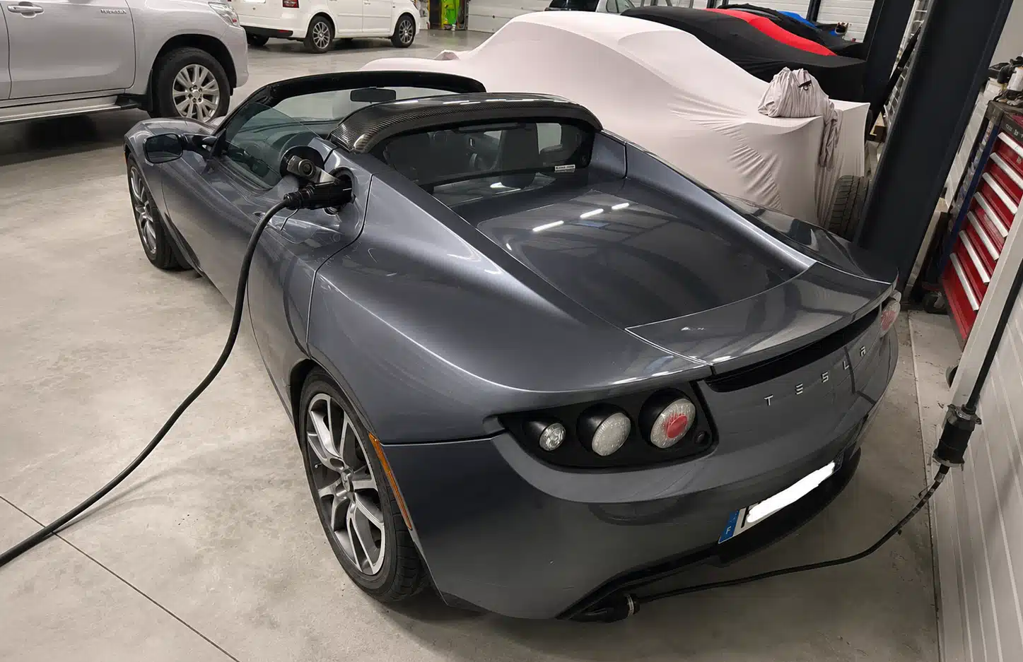 Tesla Roadster: Το ηλεκτρικό σπορ αυτοκίνητο που άλλαξε τα πάντα