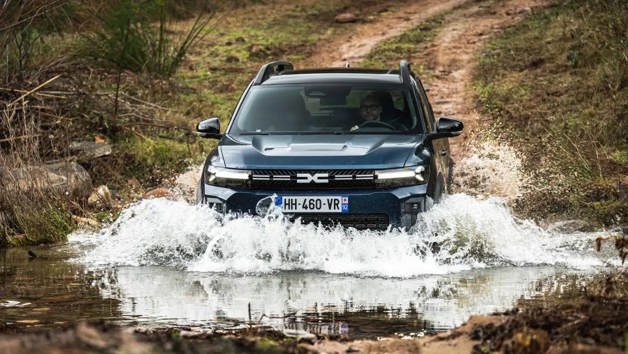 Dacia Duster και Bigster Hybrid 150 4x4: Ηλεκτροκίνητη τετρακίνηση και αυτόματο κιβώτιο 