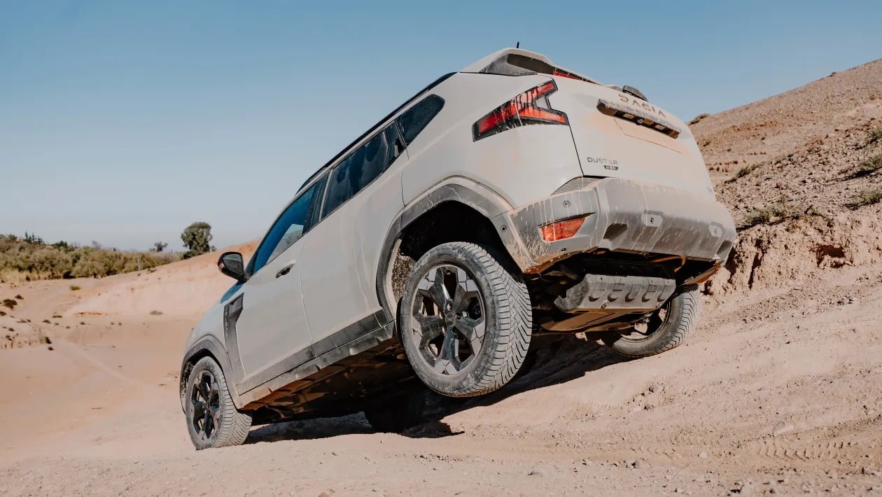 Dacia Duster και Bigster Hybrid 150 4x4: Ηλεκτροκίνητη τετρακίνηση και αυτόματο κιβώτιο 