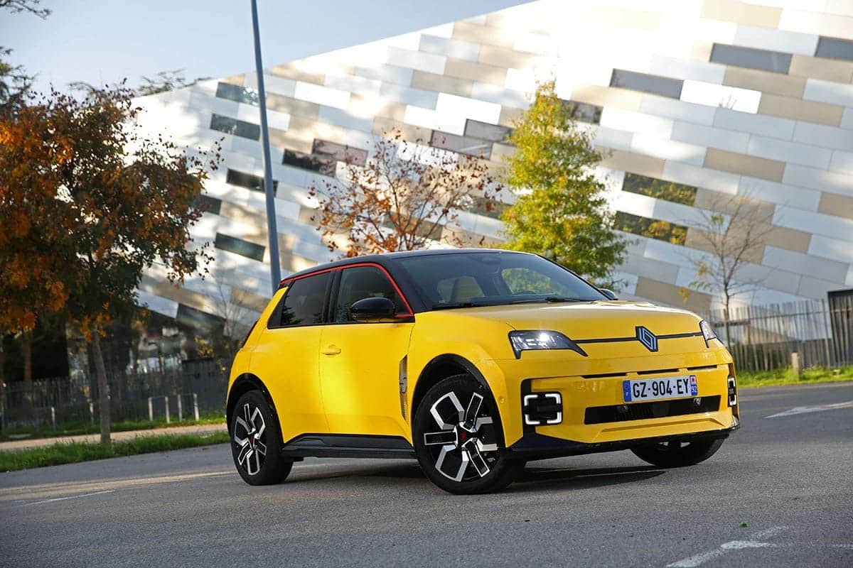 Renault 5: Νέα αυτονομία έως 431 χλμ. – Αναβάθμιση χωρίς μεγαλύτερη μπαταρία