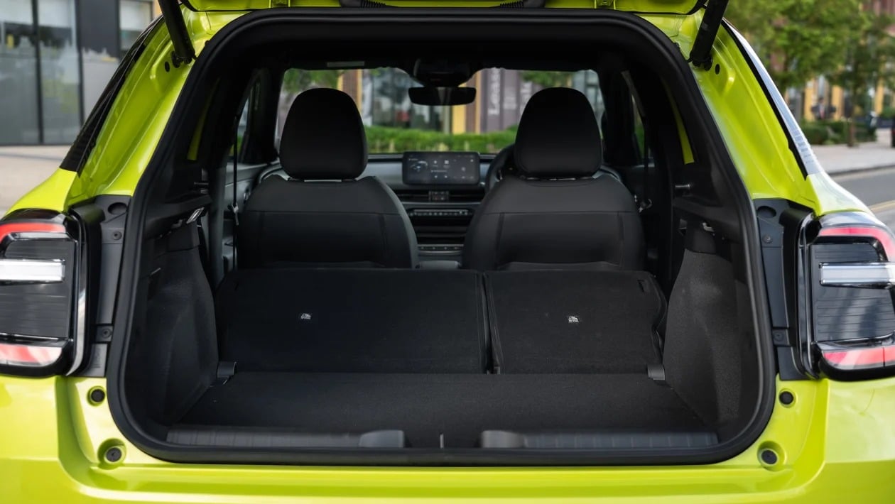 Fiat 600 Hybrid Sport: Η νέα έκδοση που μοιάζει με Abarth, αλλά δεν είναι