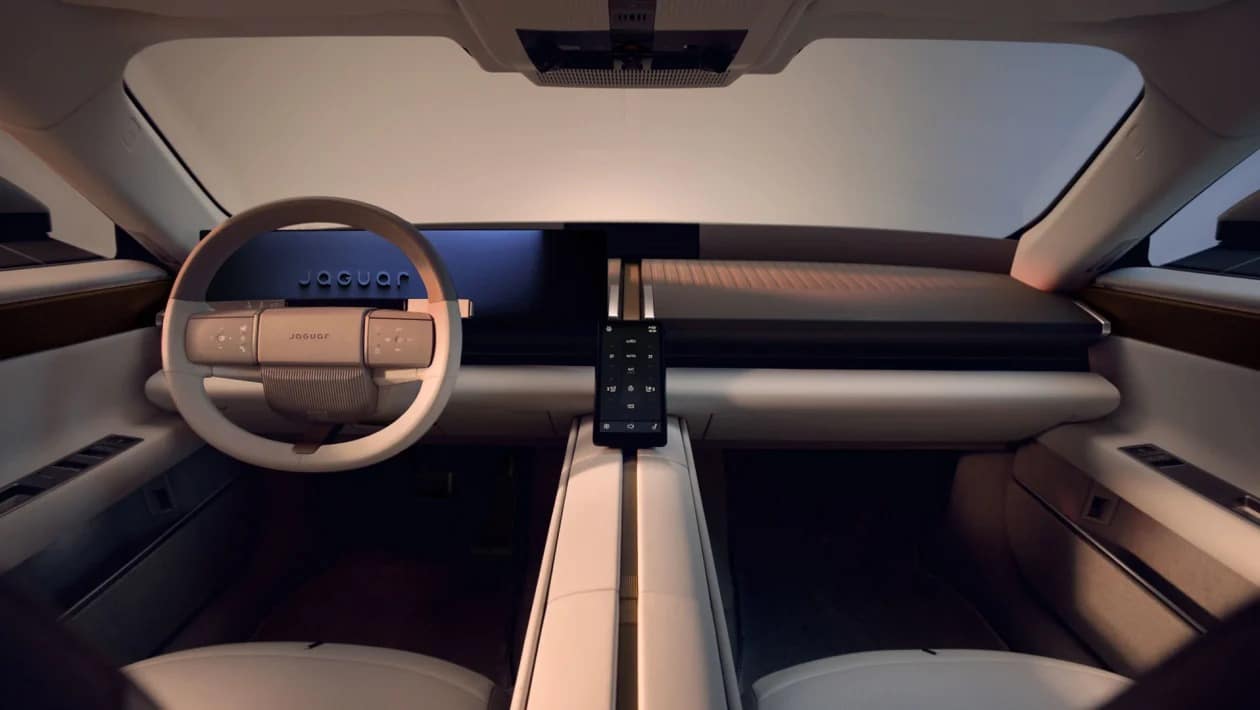 Νέα Jaguar Type 01: Πρώτες εικόνες από το εσωτερικό