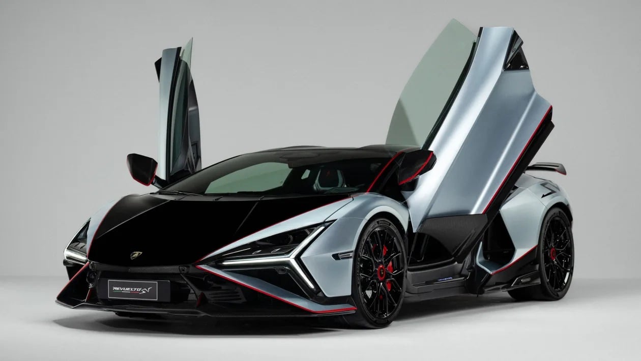 Η νέα PHEV Lamborghini Revuelto SV αποδίδει 1.050 PS και ξεπερνά τα 340 km/h