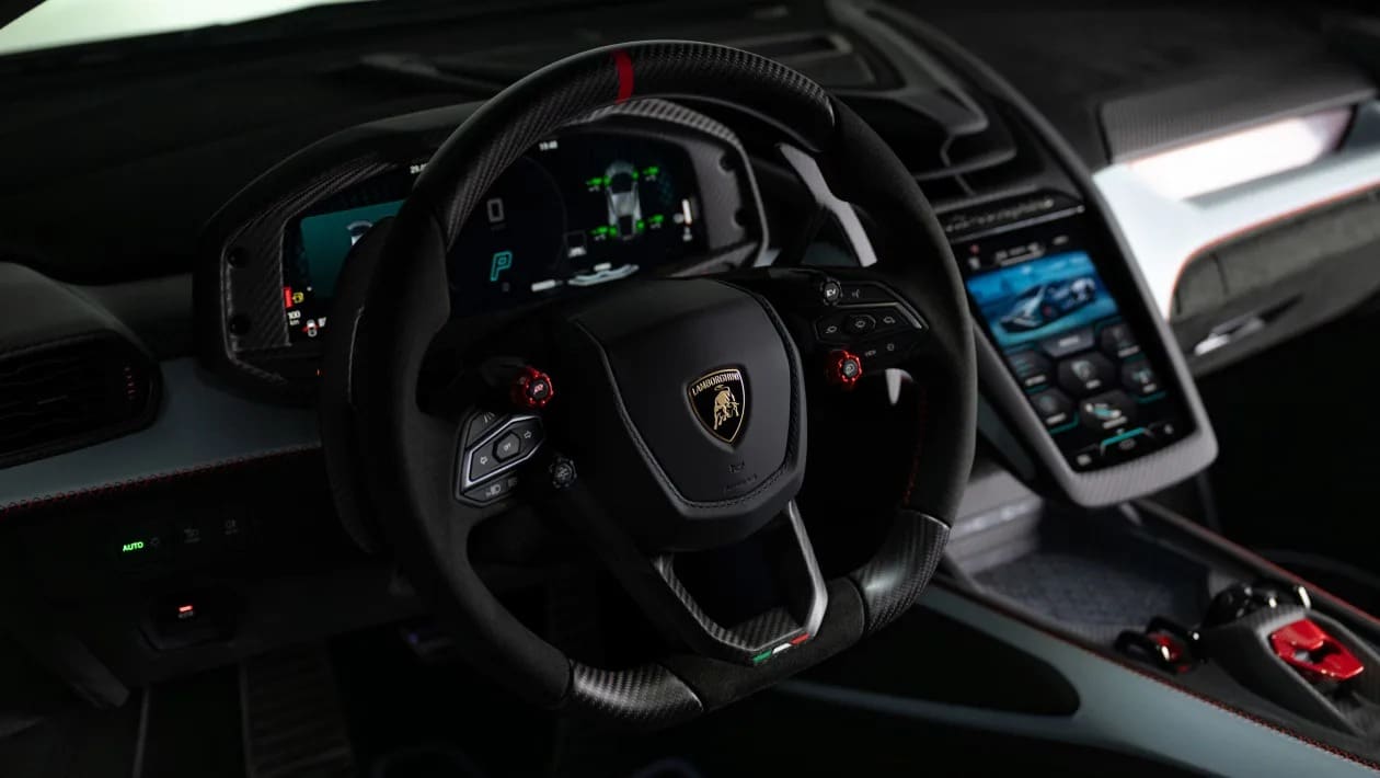 Η νέα PHEV Lamborghini Revuelto SV αποδίδει 1.050 PS και ξεπερνά τα 340 km/h