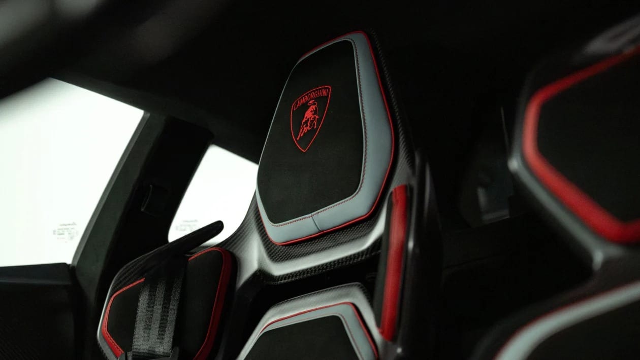 Η νέα PHEV Lamborghini Revuelto SV αποδίδει 1.050 PS και ξεπερνά τα 340 km/h