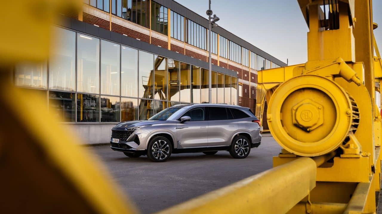 MG S9 PHEV: Το νέο 7θέσιο SUV της MG βάζει δύσκολα σε όλους