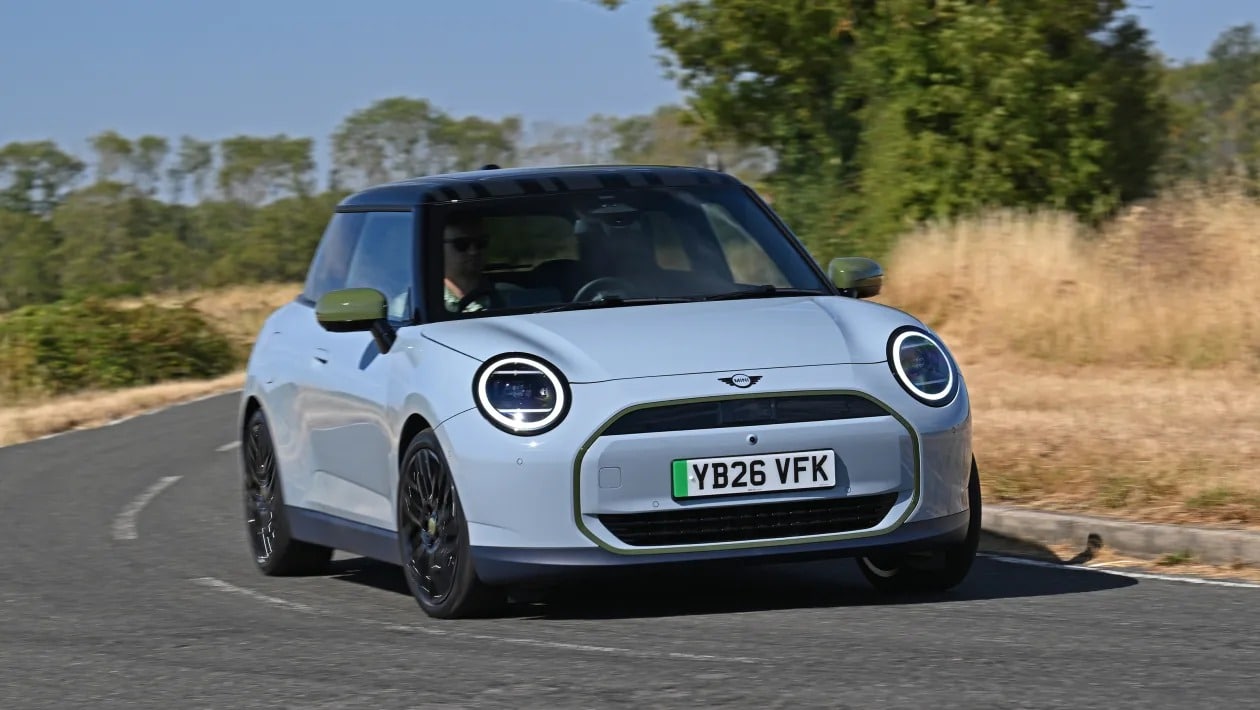 MINI Cooper Paul Smith Edition: Η βρετανική μόδα συναντά το ηλεκτρικό MINI