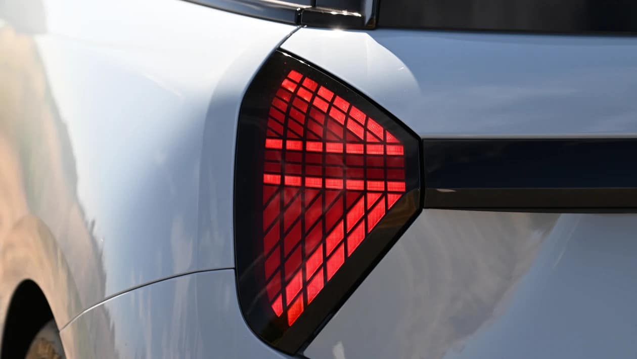 MINI Cooper Paul Smith Edition: Η βρετανική μόδα συναντά το ηλεκτρικό MINI