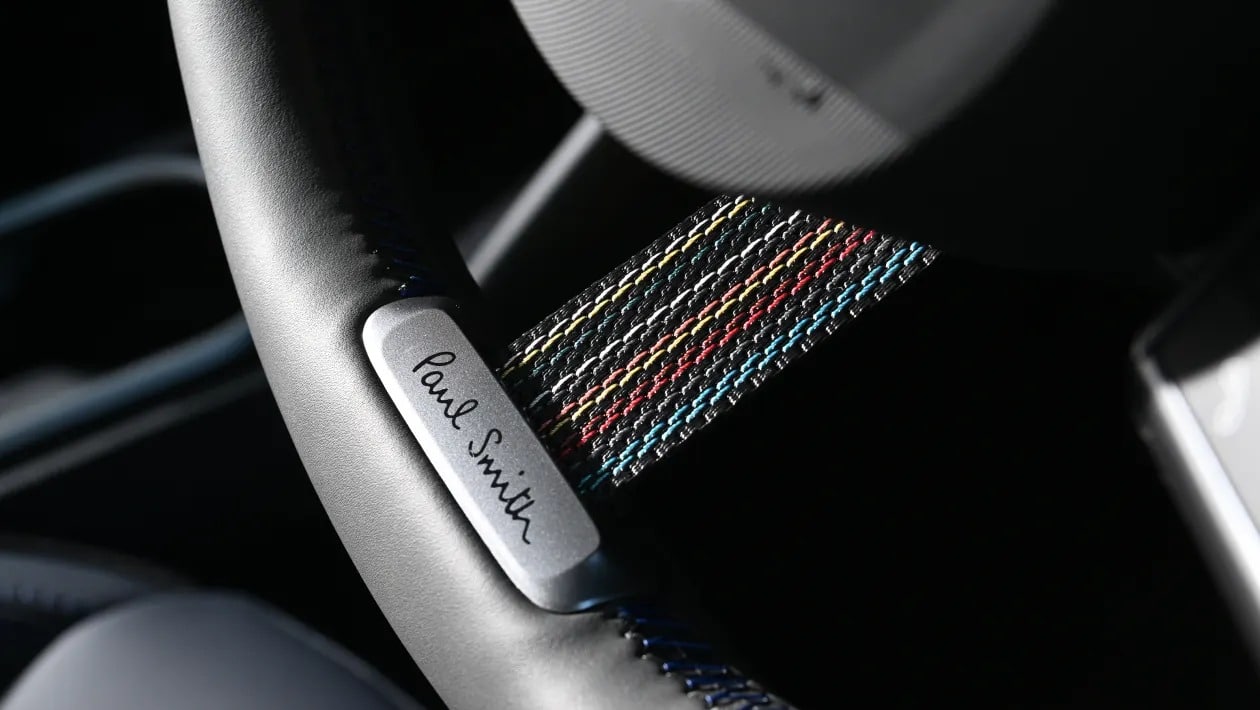 MINI Cooper Paul Smith Edition: Η βρετανική μόδα συναντά το ηλεκτρικό MINI