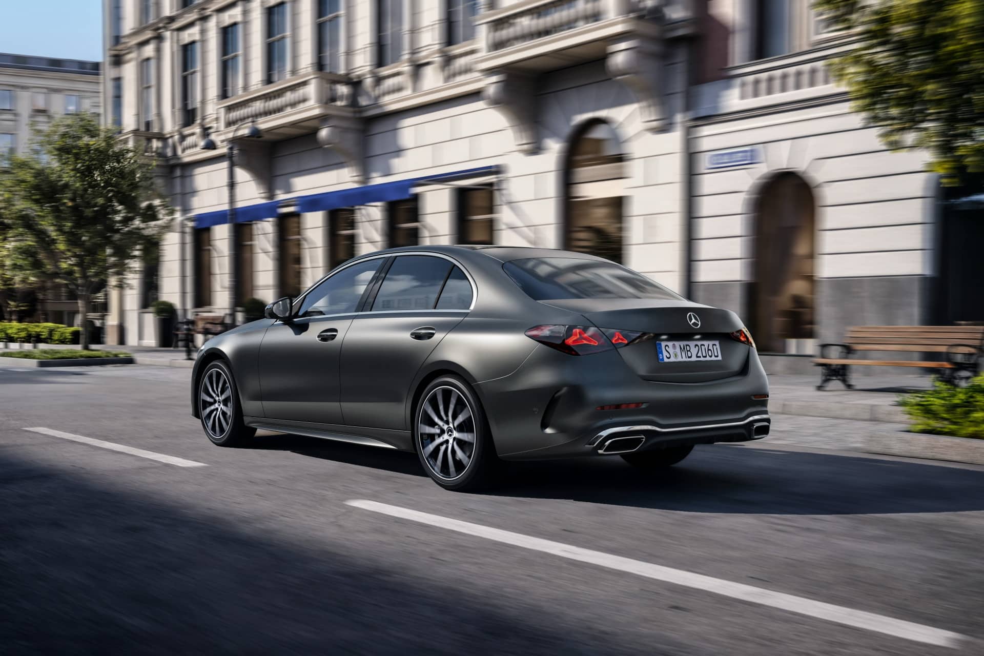 Mercedes C-Class 2026: Με νέα τεχνολογία και νέες PHEV εκδόσεις