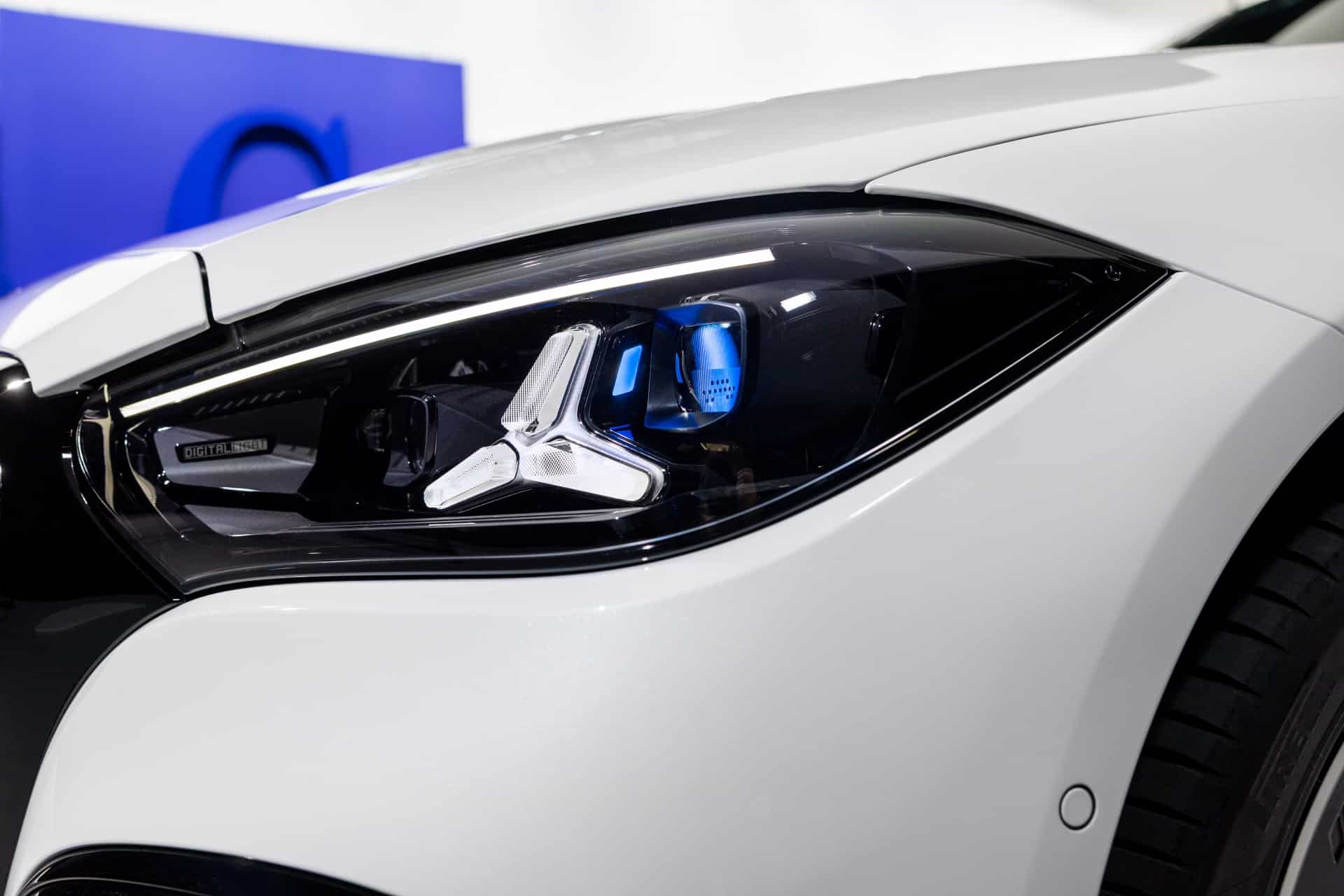 Mercedes C-Class 2026: Με νέα τεχνολογία και νέες PHEV εκδόσεις