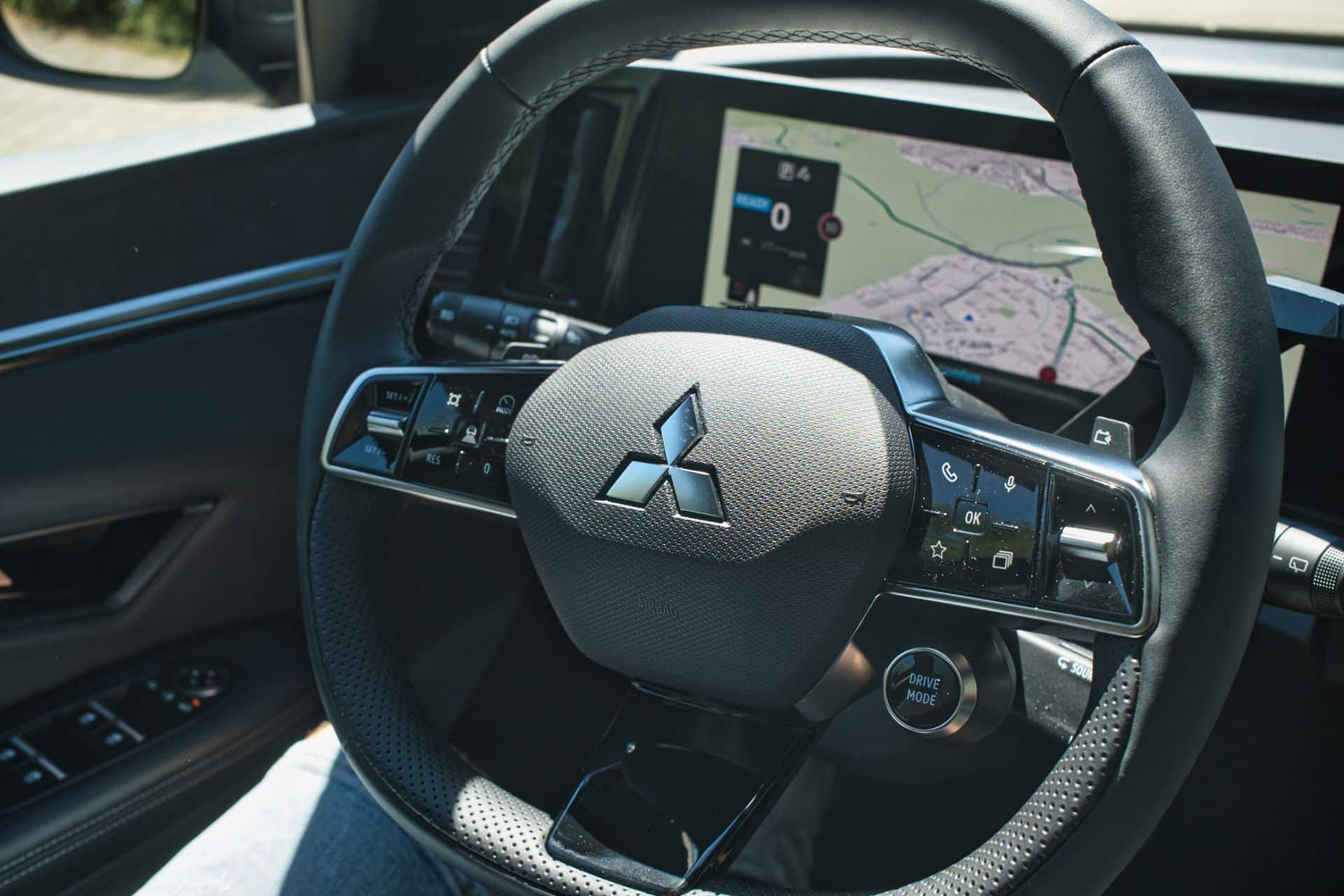 Mitsubishi Eclipse Cross EV: Το Renault Scénic έχει πλέον έναν πολύ σοβαρό αντίπαλο