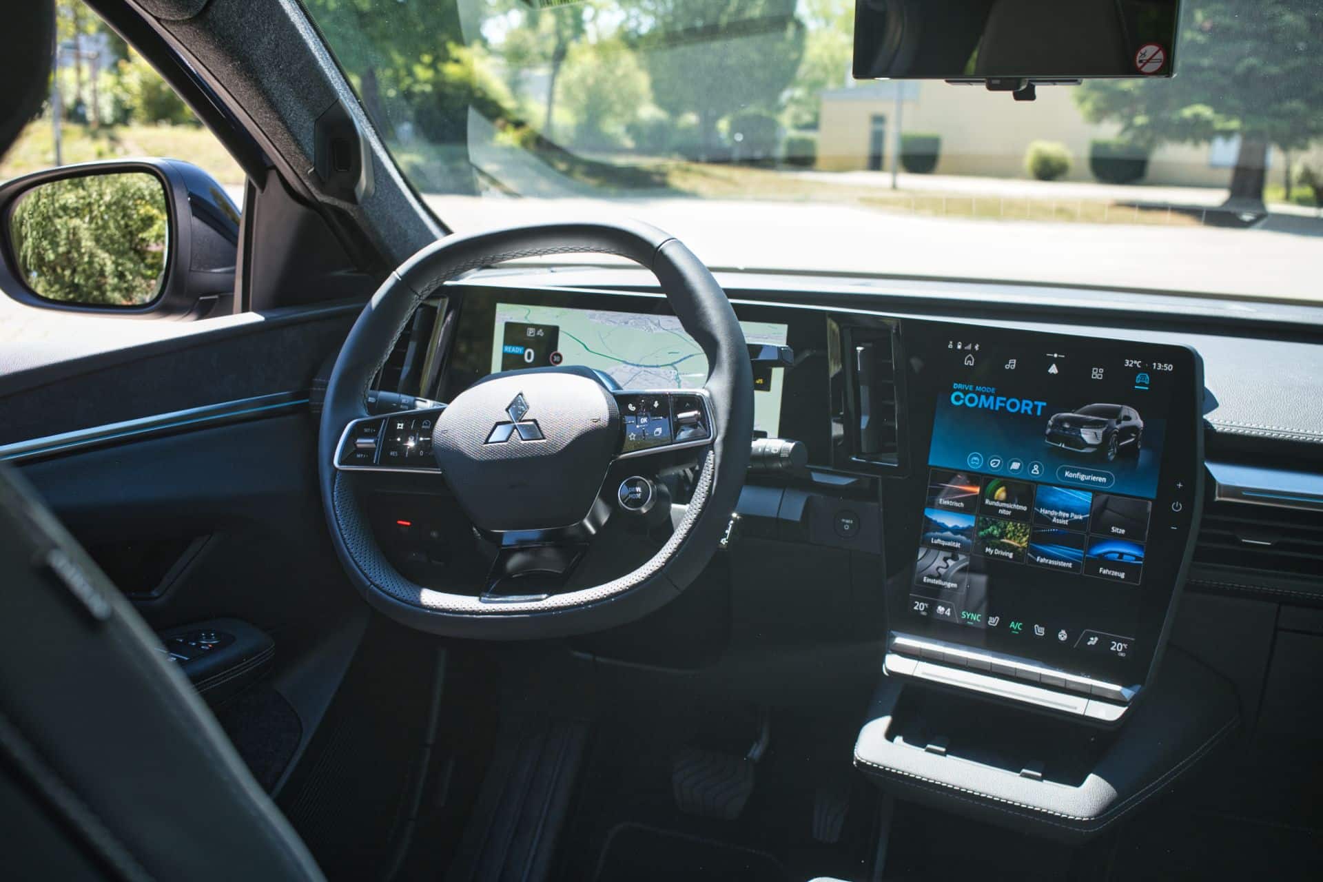Mitsubishi Eclipse Cross EV: Το Renault Scénic έχει πλέον έναν πολύ σοβαρό αντίπαλο