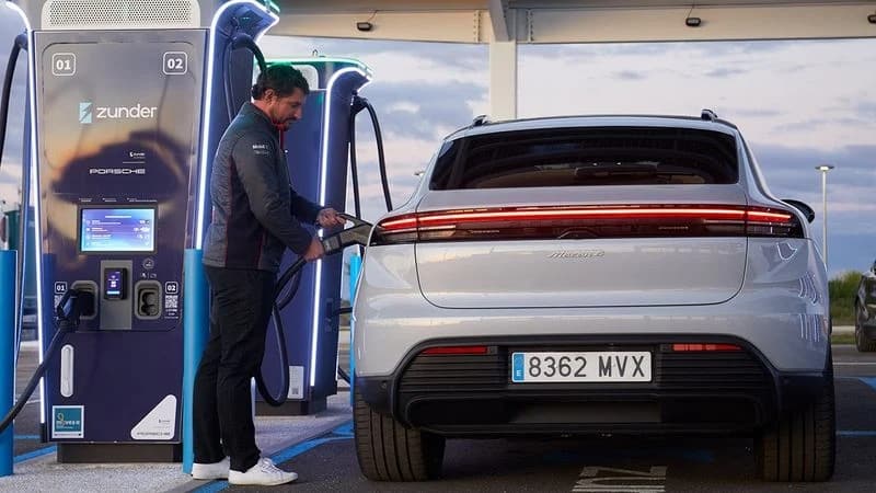 ADAC: Η φόρτιση του EV κρύβει απώλειες - Πόσο ρεύμα χάνεται στην πράξη