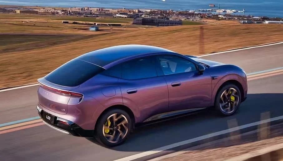 BYD Atto 3 vs Evo XPeng L03: Κινεζικός εμφύλιος πόλεμος