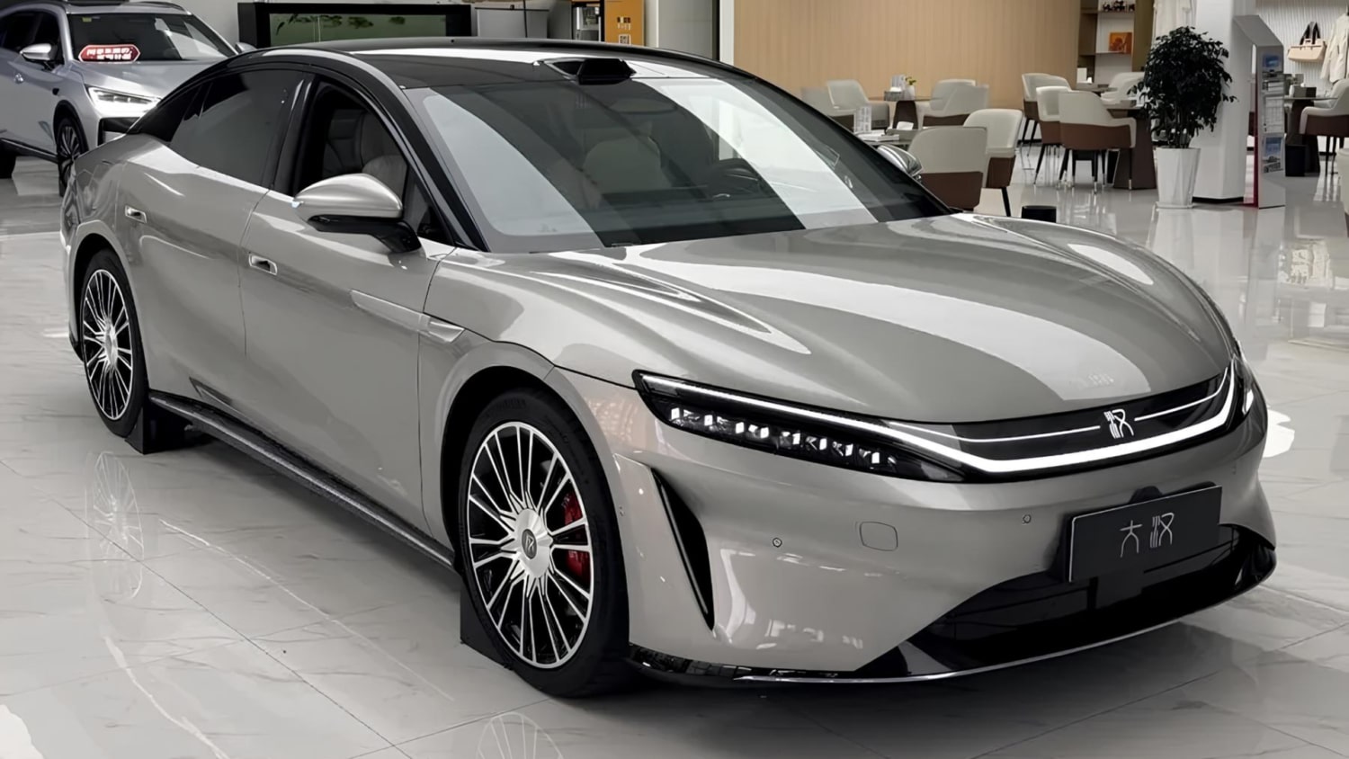 BYD Da Han: Ντεμπούτο για το ηλεκτρικό premium «θηρίο» των 775 PS, με 1.000 χλμ. αυτονομία και φόρτιση σε 9'