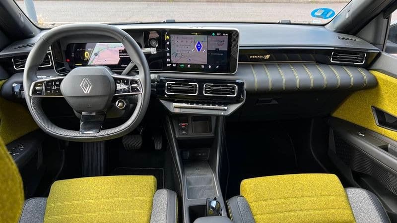 Renault 5 vs Volkswagen ID.Polo: Ποιο από τα δύο έχει τελικά το πάνω χέρι;