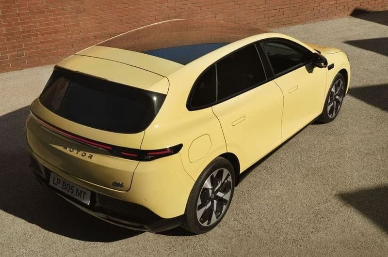 Leapmotor B05 vs Peugeot E-308: Δύο ηλεκτρικά, δύο διαφορετικές φιλοσοφίες, ένας νικητής