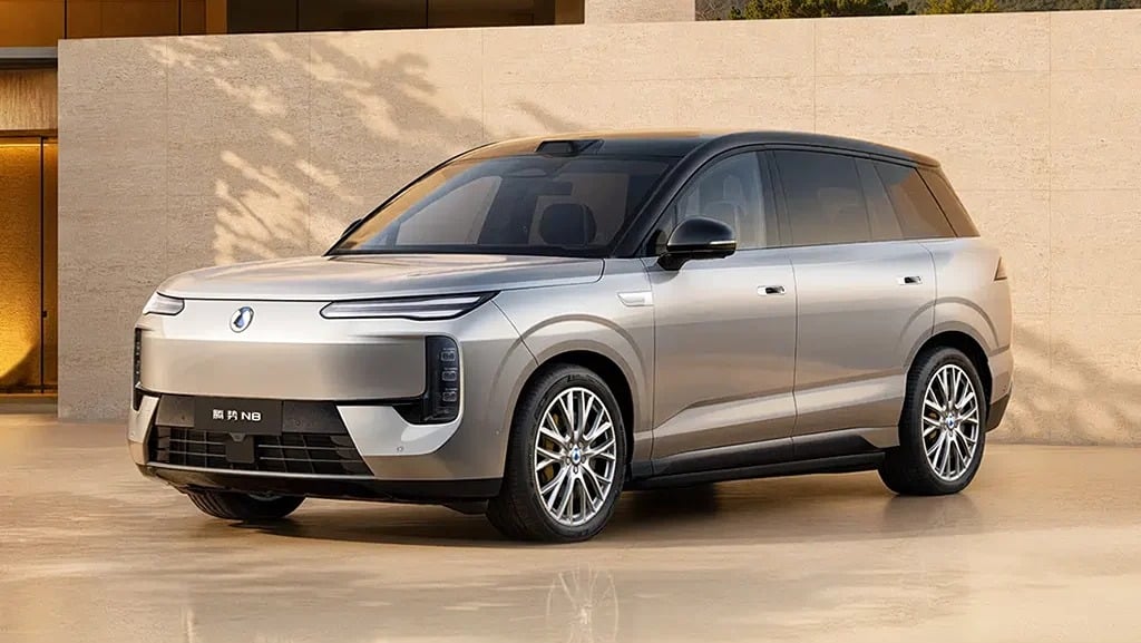 Η BYD «τρελαίνει» την αγορά: SUV κάνει 1.003 Km και αποδίδει 1.210 ίππους