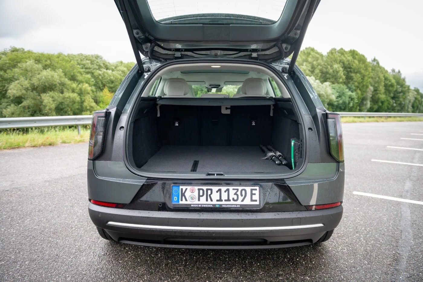 Το Volvo EX60 εντυπωσιάζει με την εκλεπτυσμένη οδήγησή του