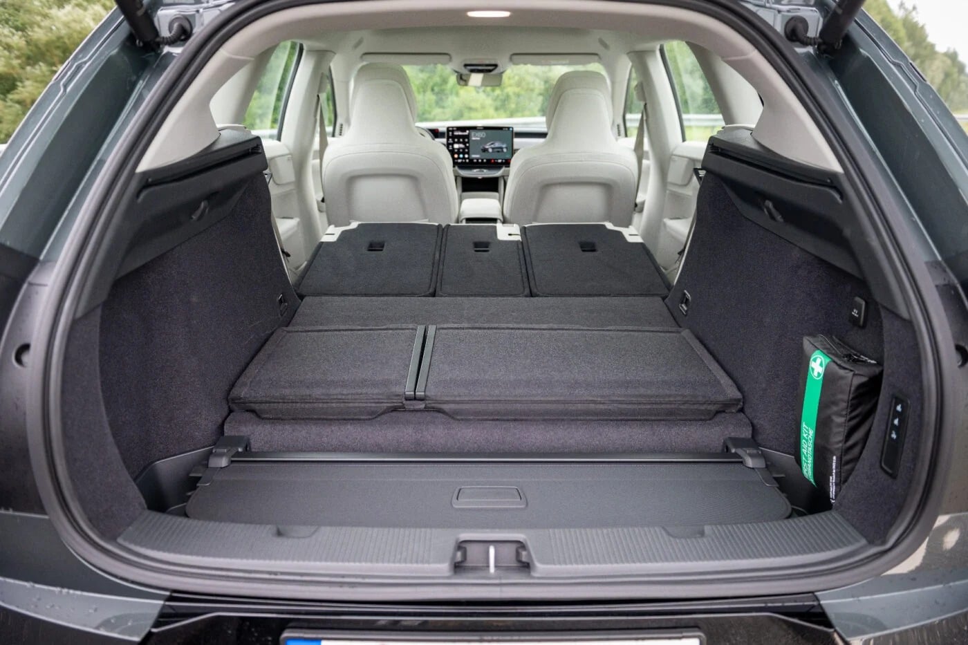 Το Volvo EX60 εντυπωσιάζει με την εκλεπτυσμένη οδήγησή του