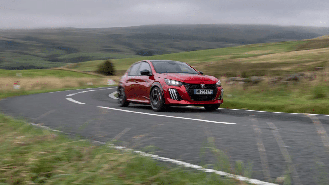 E-208 GTi: Το μικρό Peugeot που μετατράπηκε σε ηλεκτρικό πυραυλάκι
