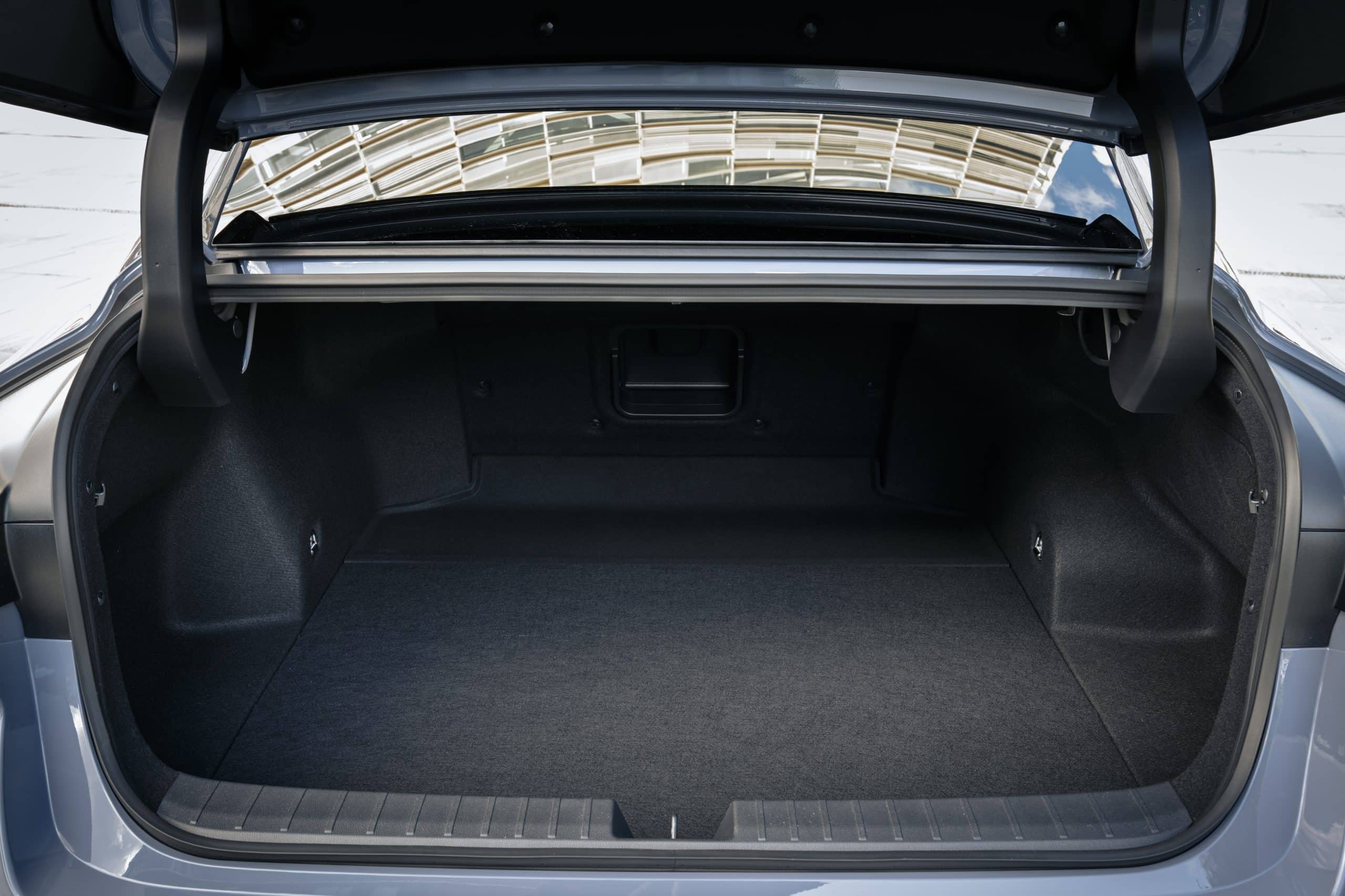 Νέο Lexus ES 350e: Η ηλεκτρική λιμουζίνα της Lexus αποκαλύπτει τα δυνατά της χαρτιά