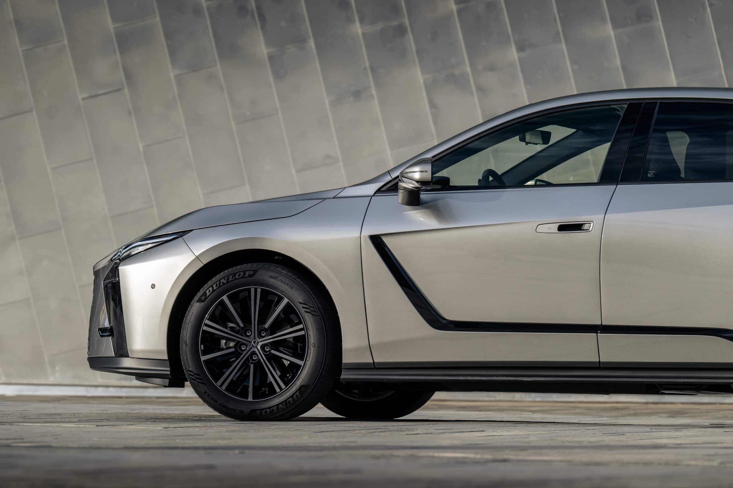 Νέο Lexus ES 350e: Η ηλεκτρική λιμουζίνα της Lexus αποκαλύπτει τα δυνατά της χαρτιά