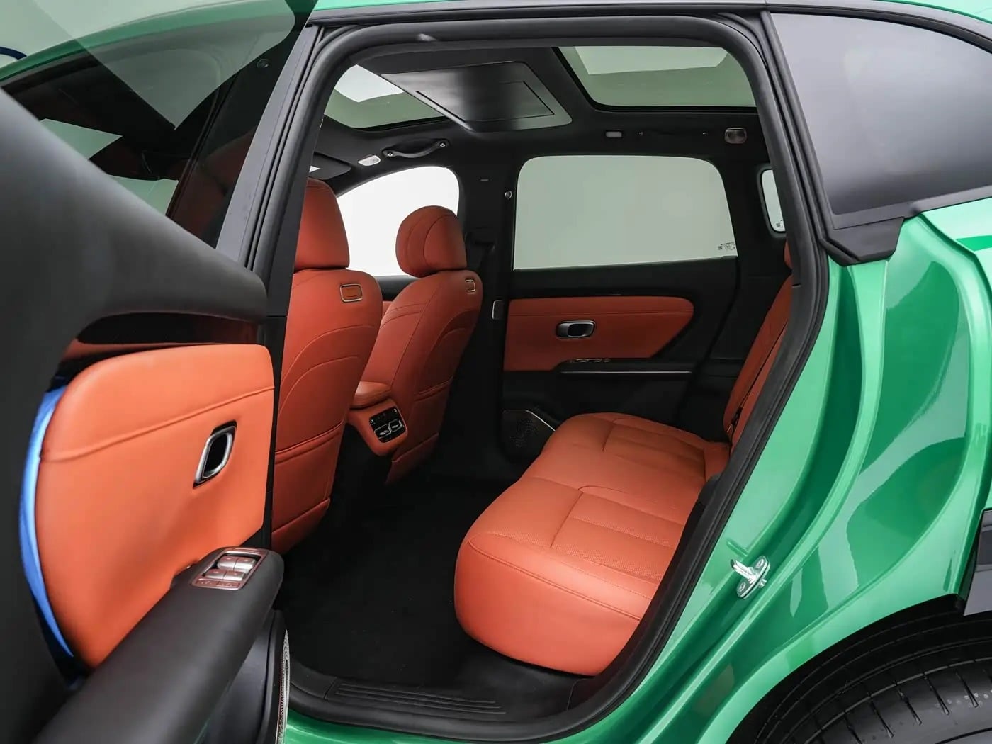 Νέο Changan Nevo Q06: Φορτίζει σε 9 λεπτά και κοστίζει €18.990 στη Κίνα