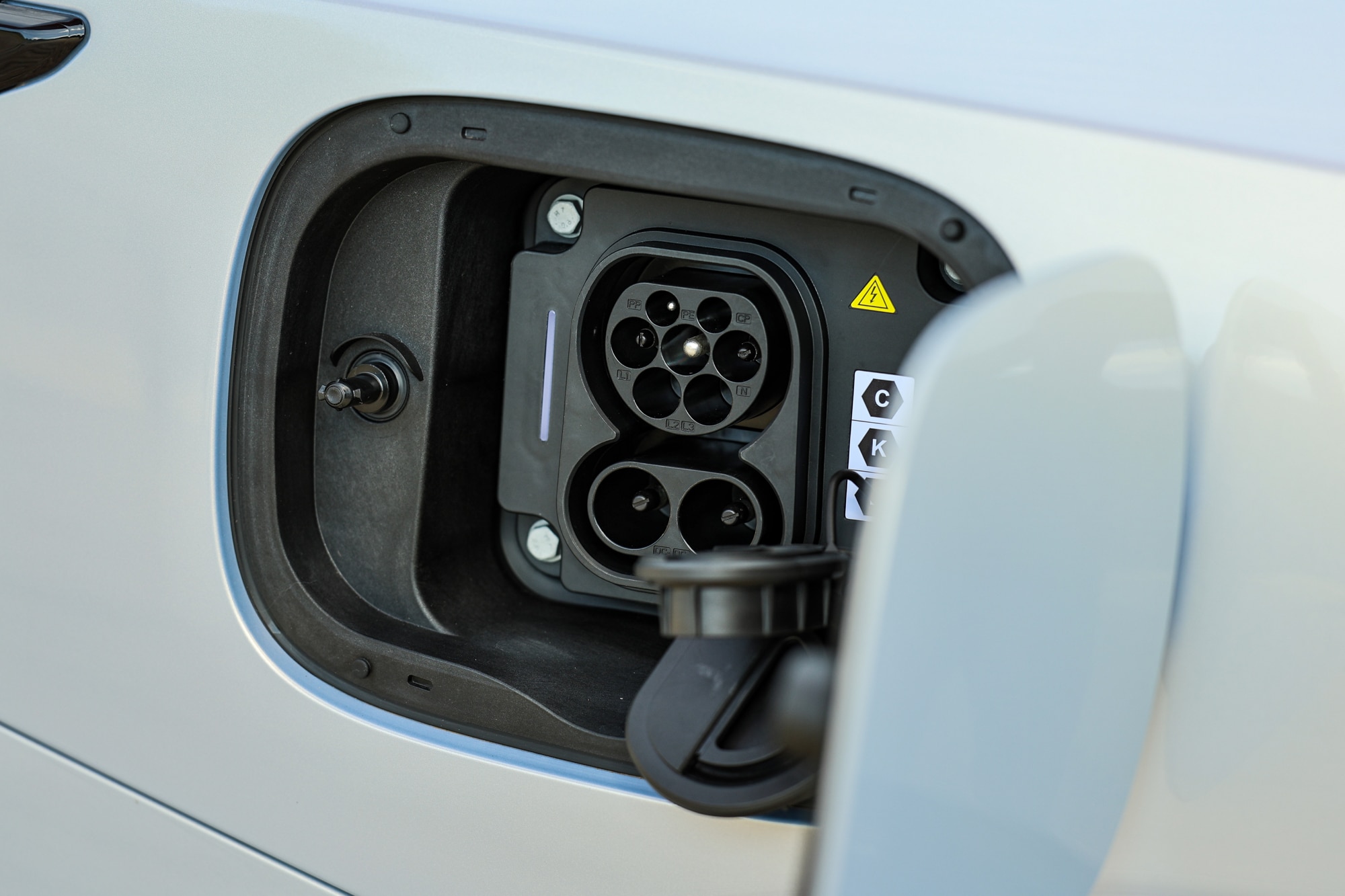 https://www.automobile-propre.com/articles/essai-omoda-7-phev-un-suv-hybride-rechargeable-surequipe-a-tarif-imbattable/