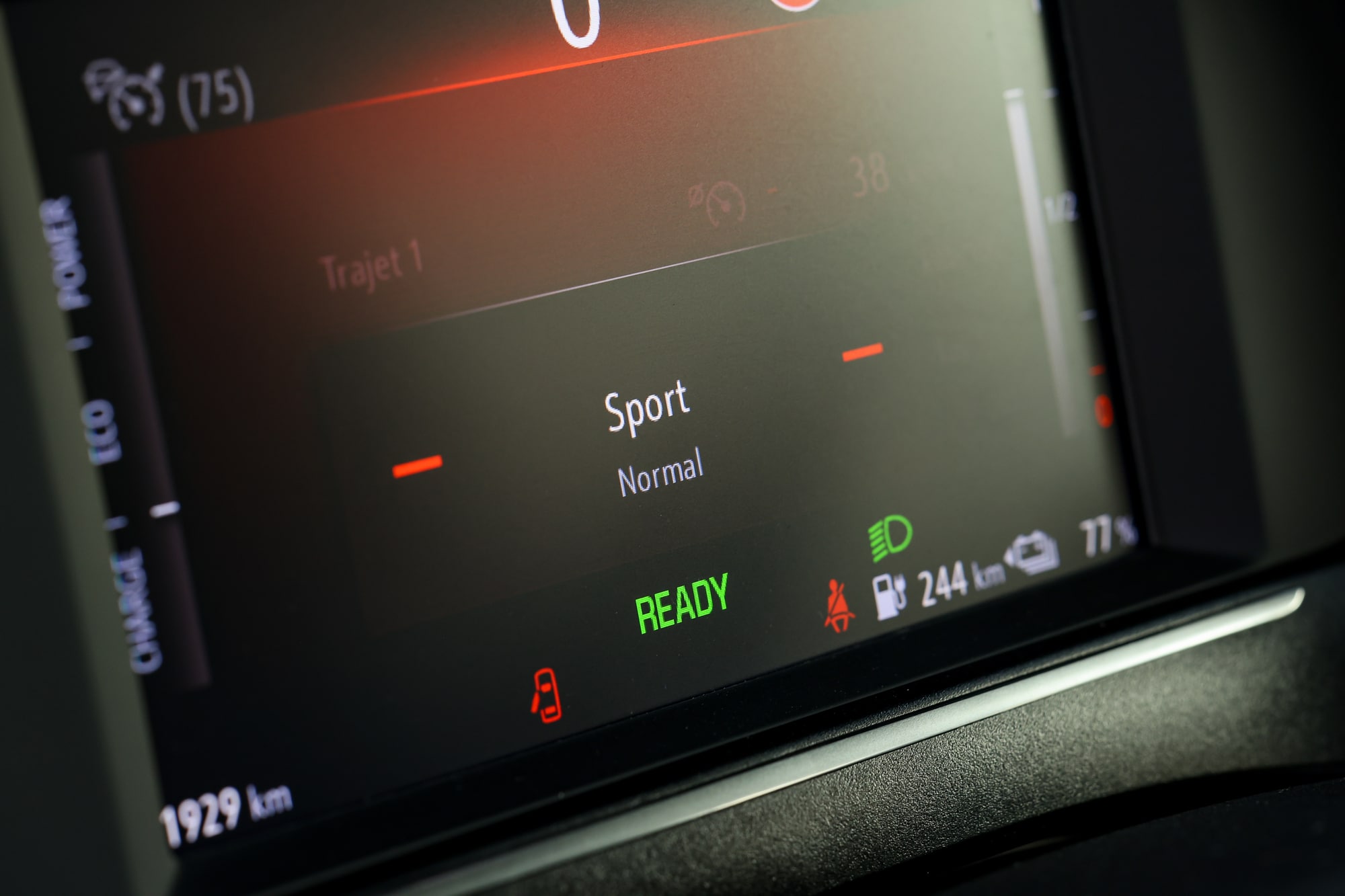 Opel Corsa GSE: Είναι καλύτερο το φθηνότερο «ξαδέρφι» του Peugeot e-208 GTi;