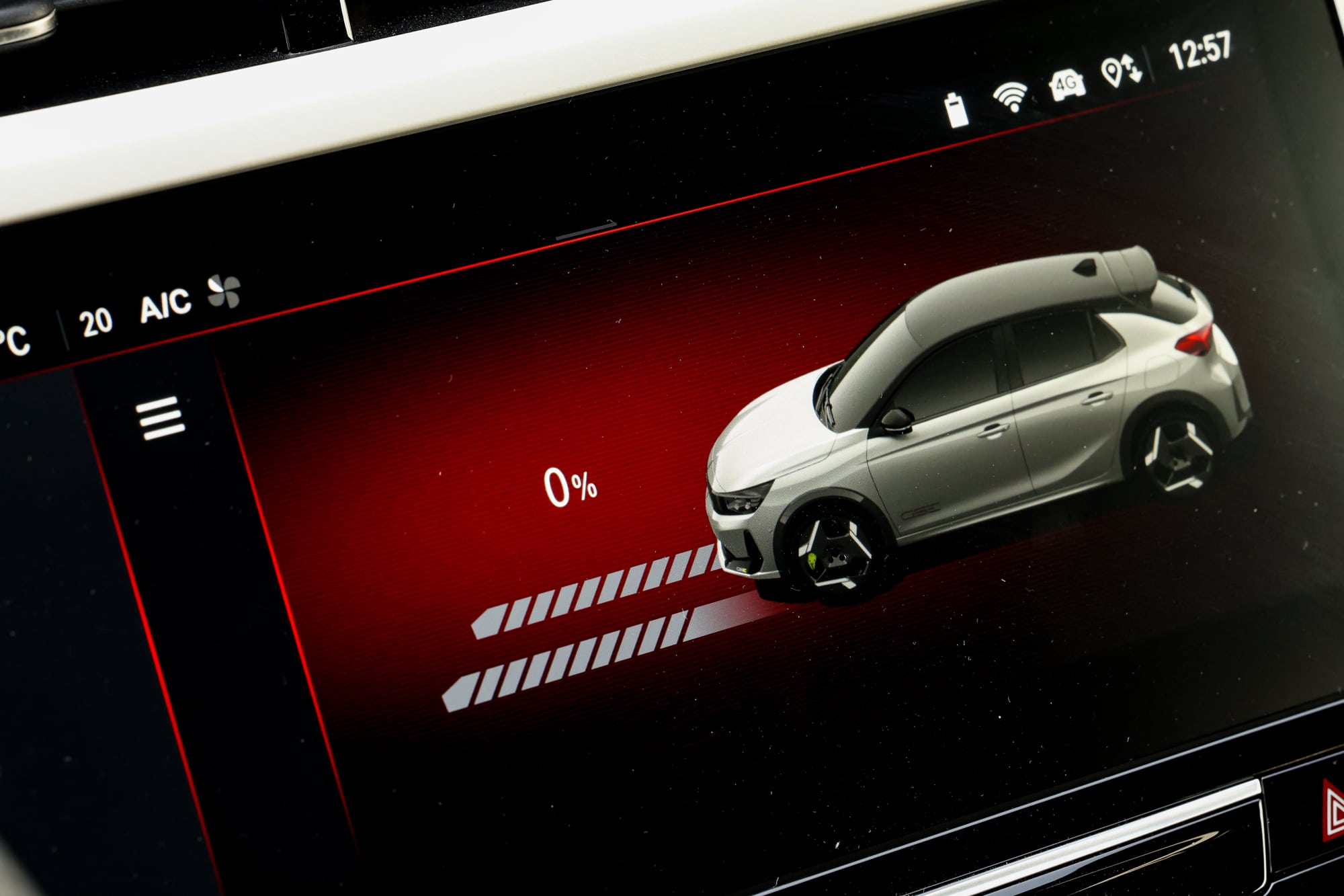 Opel Corsa GSE: Είναι καλύτερο το φθηνότερο «ξαδέρφι» του Peugeot e-208 GTi;