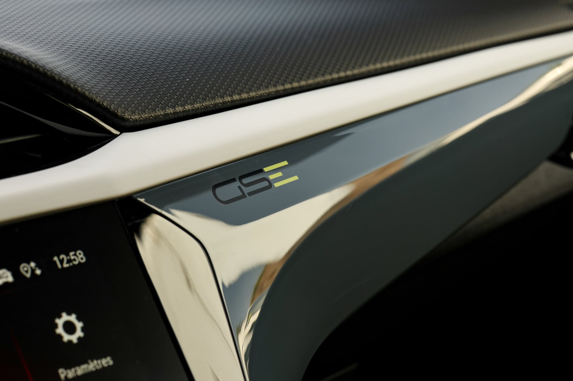 Opel Corsa GSE: Είναι καλύτερο το φθηνότερο «ξαδέρφι» του Peugeot e-208 GTi;