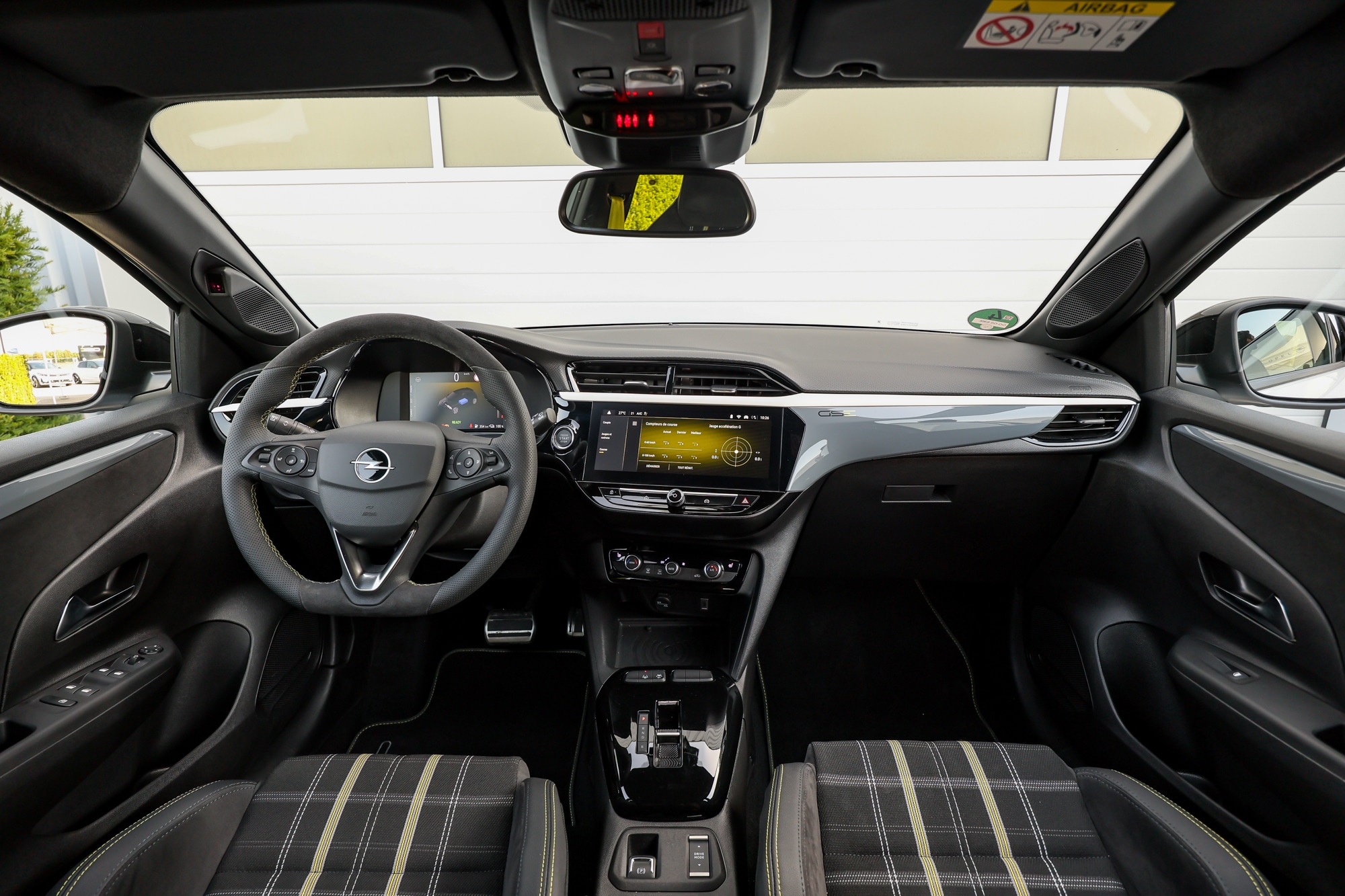 Opel Corsa GSE: Είναι καλύτερο το φθηνότερο «ξαδέρφι» του Peugeot e-208 GTi;