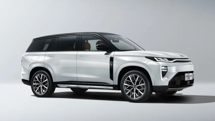 Το νέο Aion GS7 ρίχνει το γάντι στο Land Rover Discovery