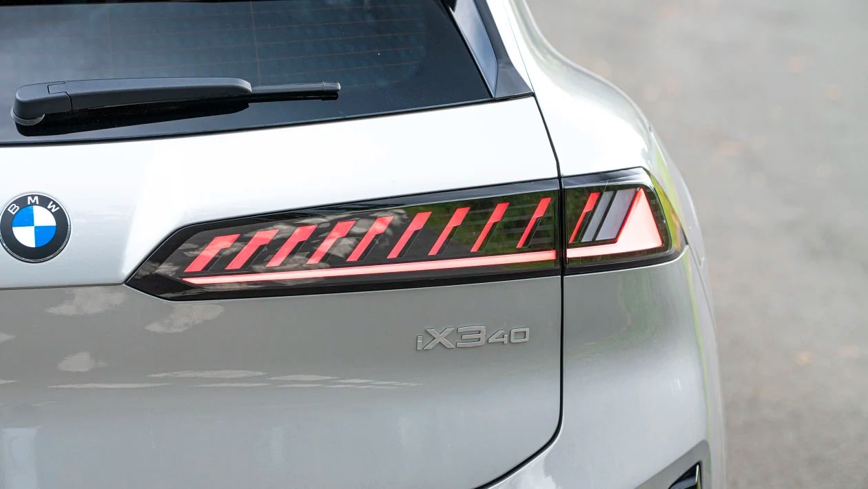 BMW iX3 40 M Sport 2026: Η «μικρή» έκδοση που τα σπάει