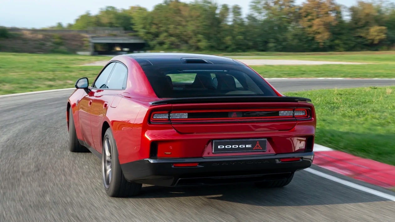 Dodge Charger: Το muscle car των 680 PS επιστρέφει στην Ευρώπη πιο άγριο από ποτέ