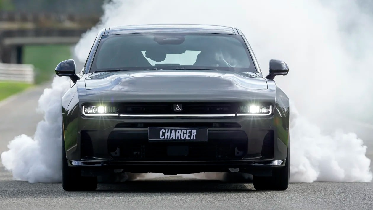 Dodge Charger: Το muscle car των 680 PS επιστρέφει στην Ευρώπη πιο άγριο από ποτέ