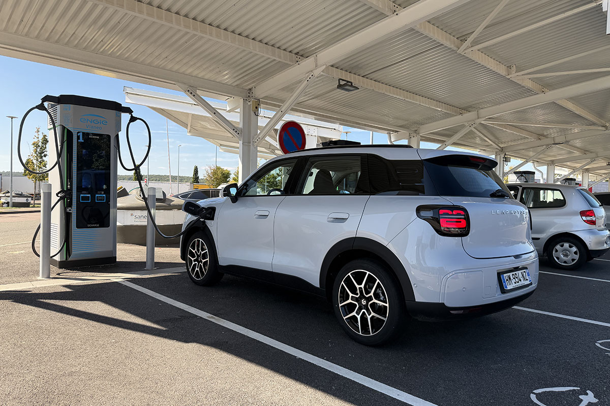 Leapmotor B03x: Το νέο ηλεκτρικό SUV που φορτίζει πριν προλάβεις να πιεις καφέ