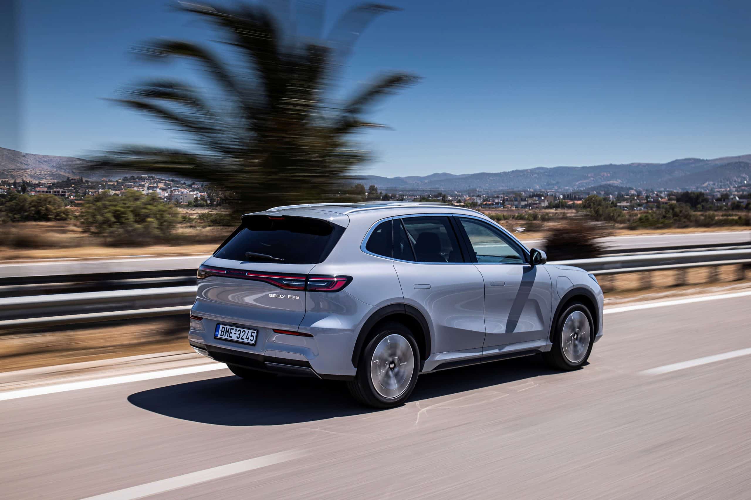 Νέα γκάμα Geely E5: Με μεγαλύτερη μπαταρία 68 kWh, αυτονομία 475 χλμ. και τιμή από €29.990