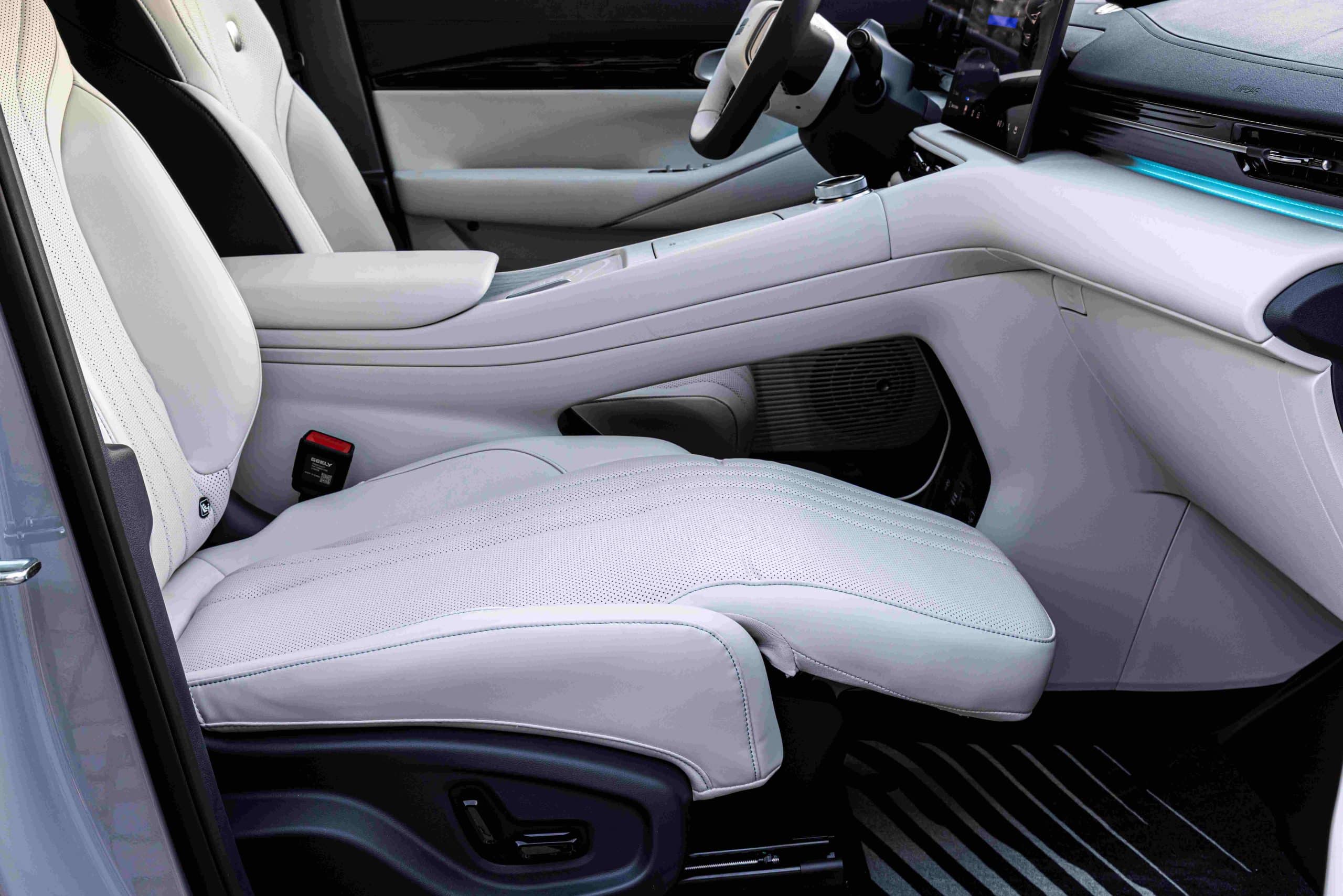 Νέα γκάμα Geely E5: Με μεγαλύτερη μπαταρία 68 kWh, αυτονομία 475 χλμ. και τιμή από €29.990