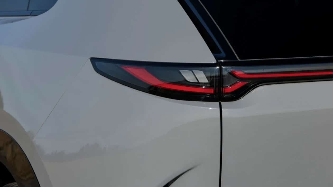 Η Mazda παρουσιάζει το CX-6e και βάζει δύσκολα στους ανταγωνιστές