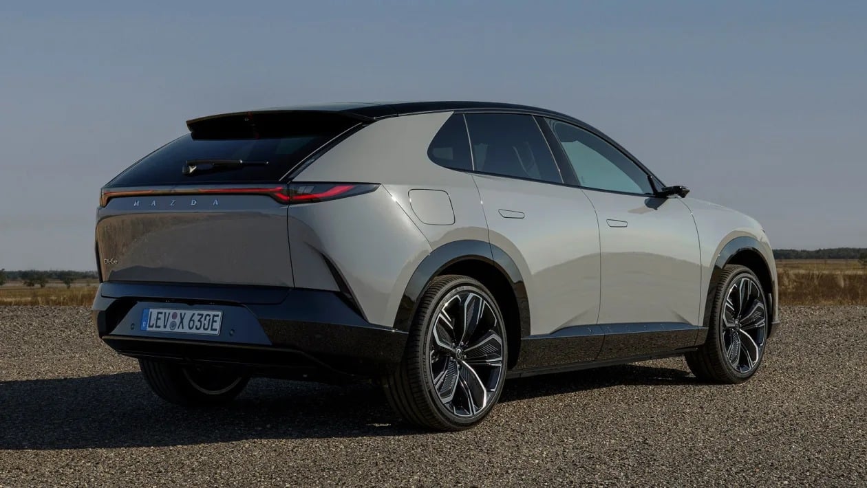 Η Mazda παρουσιάζει το CX-6e και βάζει δύσκολα στους ανταγωνιστές