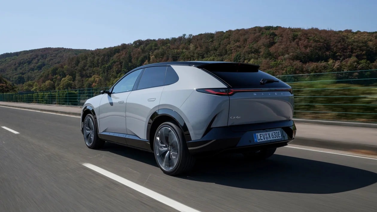 Η Mazda παρουσιάζει το CX-6e και βάζει δύσκολα στους ανταγωνιστές